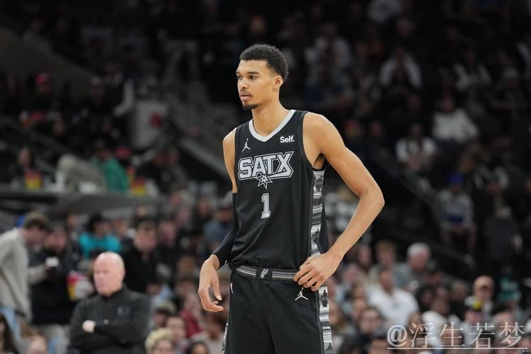 文班亚马砍下22分9篮板 马刺险胜雷霆晋级NBA杯决赛 文班亚马砍下22分9篮板 马刺险胜雷霆晋级NBA杯决赛